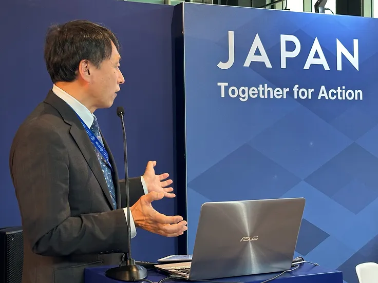 COP28での講演を行なっている写真